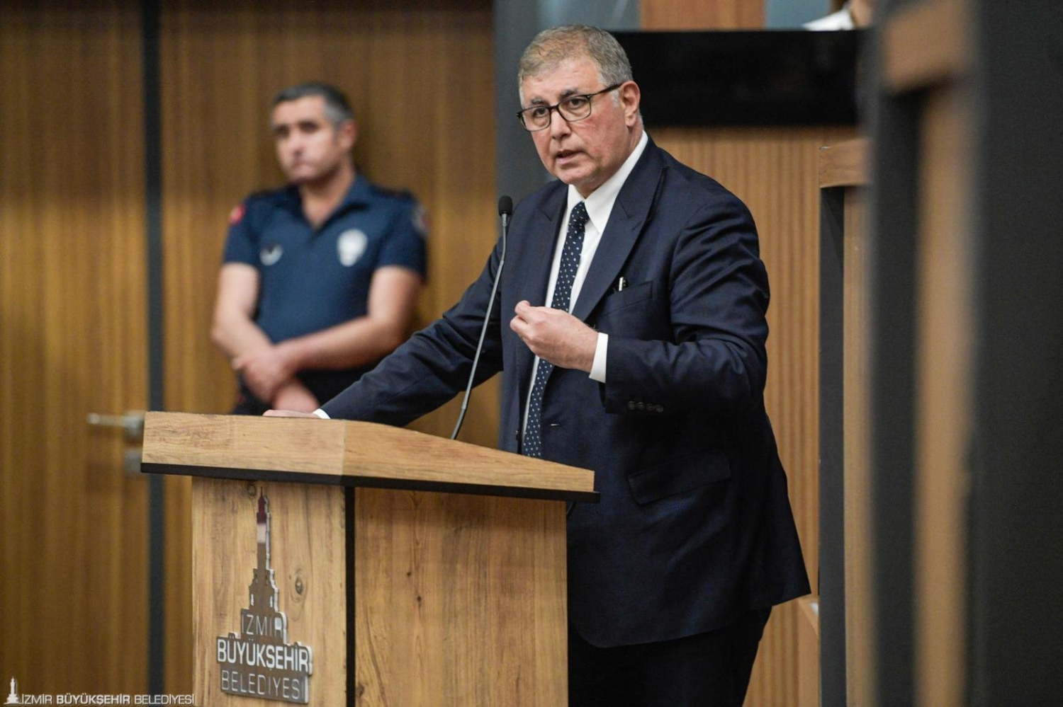 Başkan Tugay: Bu zulüm mutlaka bir gün bitecek